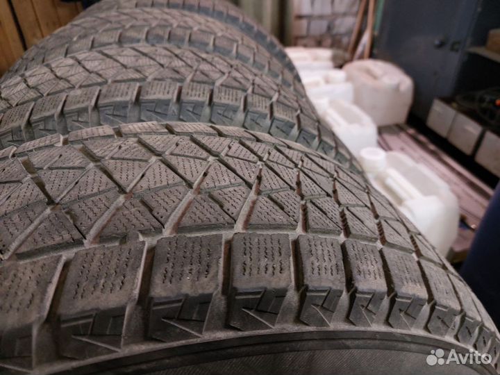 Bridgestone Blizzak DM-V2 235/65 R18 106S