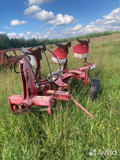 Плуг оборотный трехкорпусный