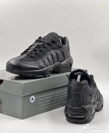 Nike Air Max 95 Triple Black