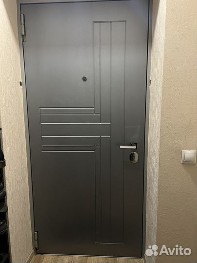 Дверь входная металлическая от застройщика