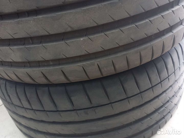 Michelin Pilot Sport 4 S 255/35 R20 и 285/30 R20
