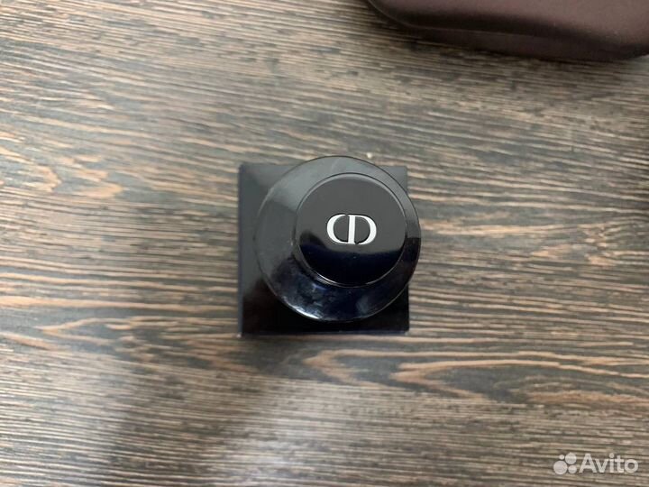 Пустой флакон духов dior