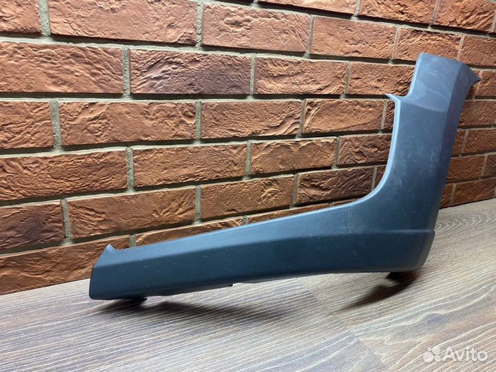 Накладка переднего бампера левая LADA Largus Cross