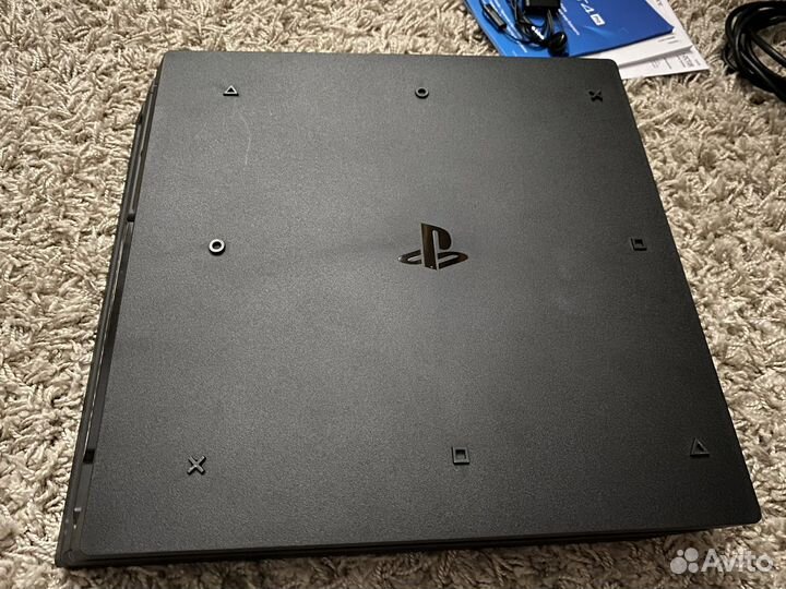 PlayStation 4 Pro 1Tb (комплект)