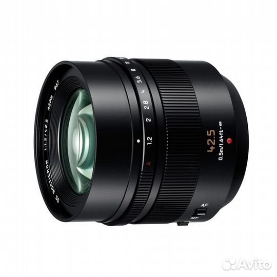 Panasonic Nocticron 42.5mm f/1.2