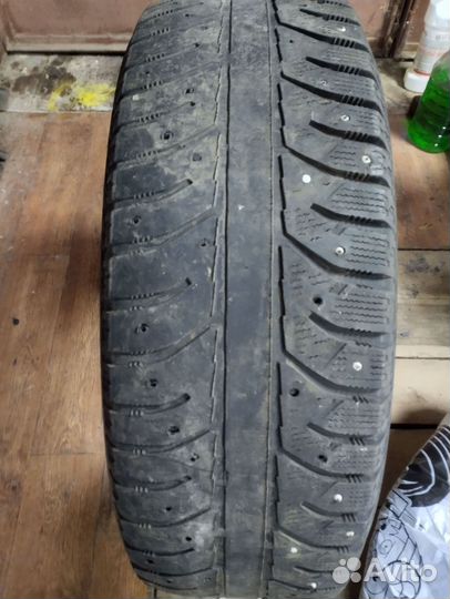 Bridgestone Ice Cruiser 7000 245/70 R16 107