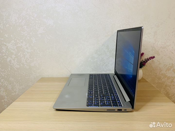 Мощный, свежий ноутбук (8 ядер/ SSD/ 12 гб)