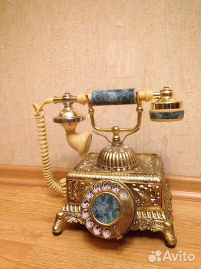 Ретро-телефон 20 века