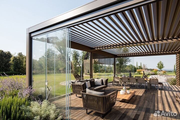 Безрамное остекление беседки