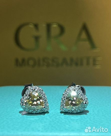 Муассанит шампань сердце пусеты 1 ct