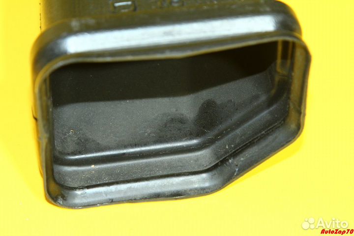 S500 W222 Воздуховод передний левый