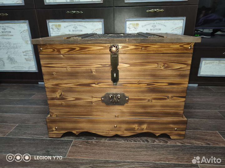 Сундук деревянный на колесах