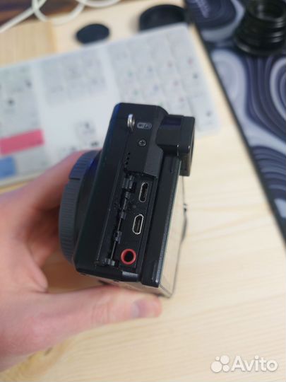 Sony a6300 body + комплект
