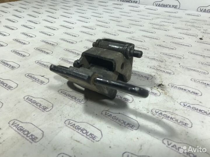 Петля двери задняя правая Audi Q7 4.2 BAR 2006