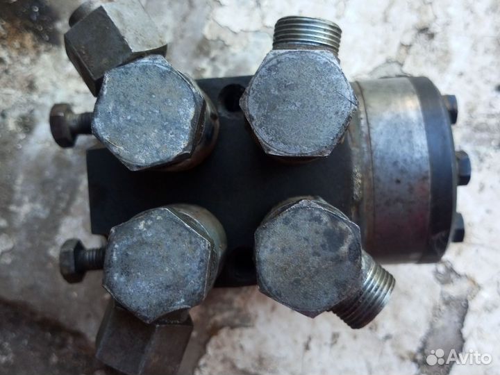 Рулевой дозатор