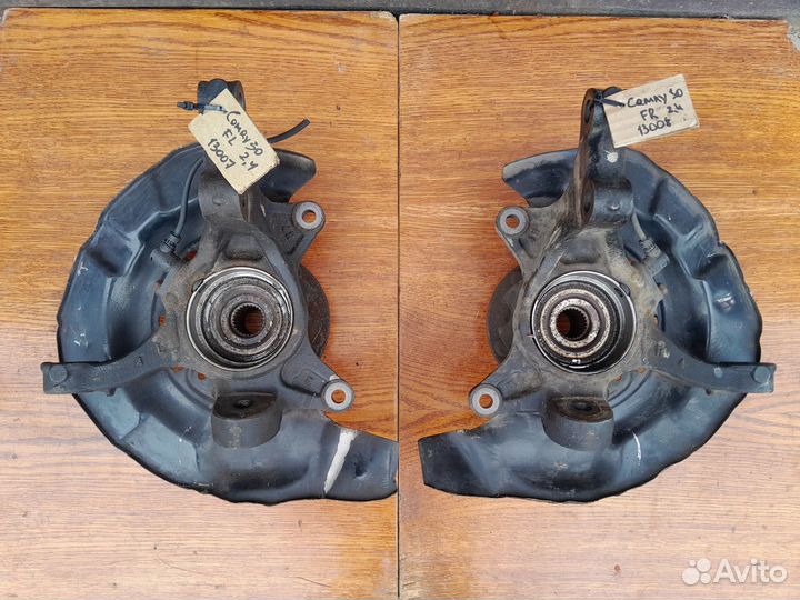 Поворотный кулак Toyota Camry 30