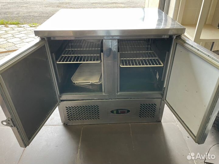 Стол холодильный Koreco S901