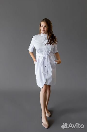 Медицинская одежда. Халат на кнопках