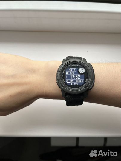 Смарт-часы Garmin Instinct 2S