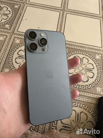 iPhone xr в корпусе 13