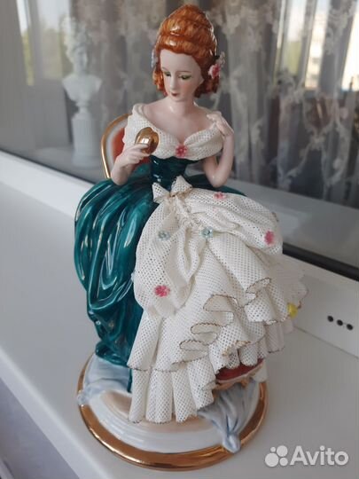 Фарфоровая статуэтка, Италия