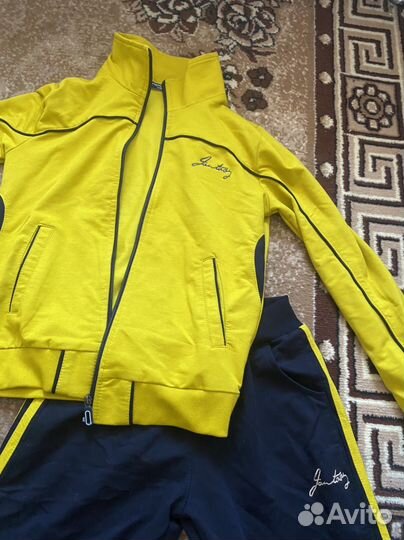 Спортивный костюм женский