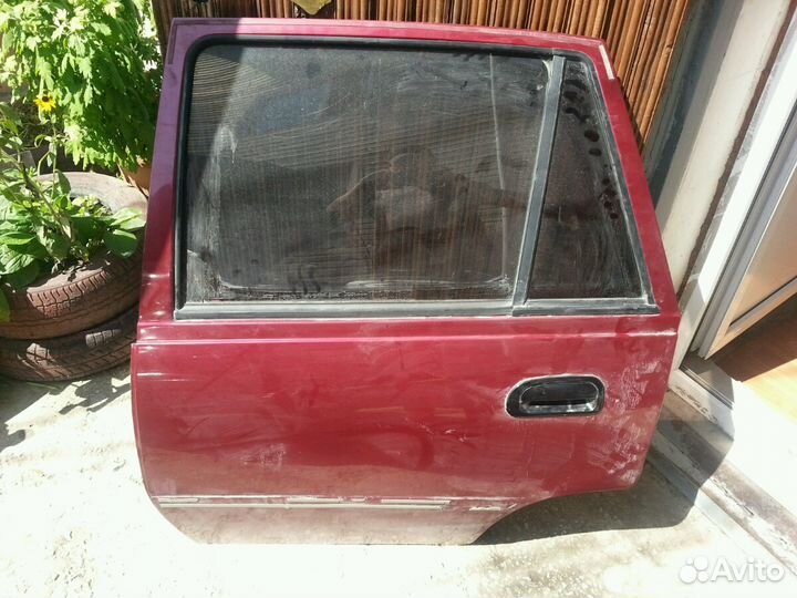 Дверь задняя правая