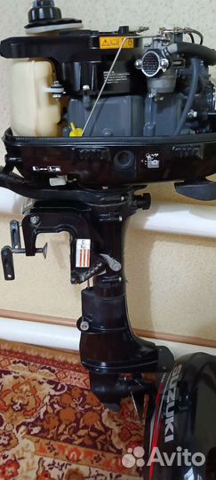 Продам лодочный двигатель Suzuki DF5S