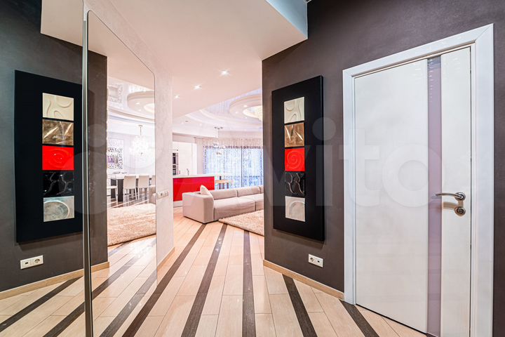 3-к. квартира, 140 м², 4/9 эт.