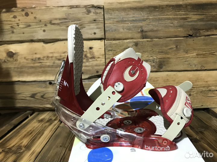 Женский сноуборд Burton 139 см с крепами Burton