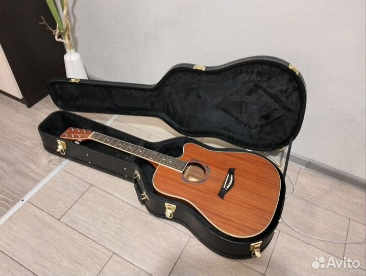 Акустическая гитара