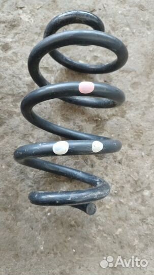 Пружина подвески задняя Nissan Serena С25 MR20DE