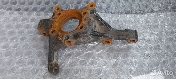 Кулак поворотный левый Kia K5 с дефектом