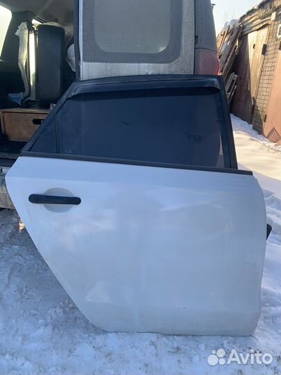 Дверь задняя правая поло