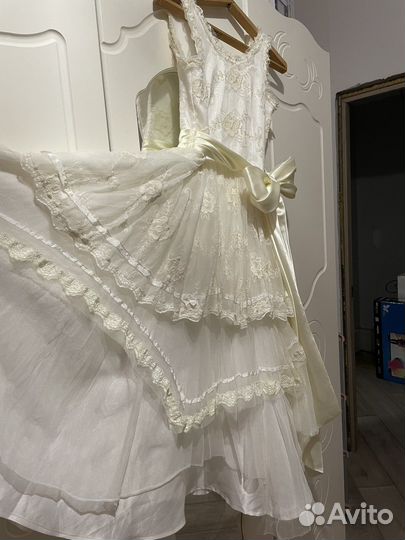 Платье праздничное