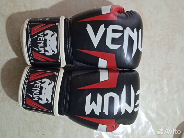 Боксерские перчатки