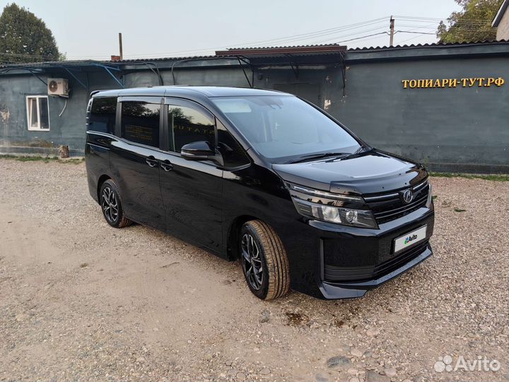 Toyota Voxy, 2017