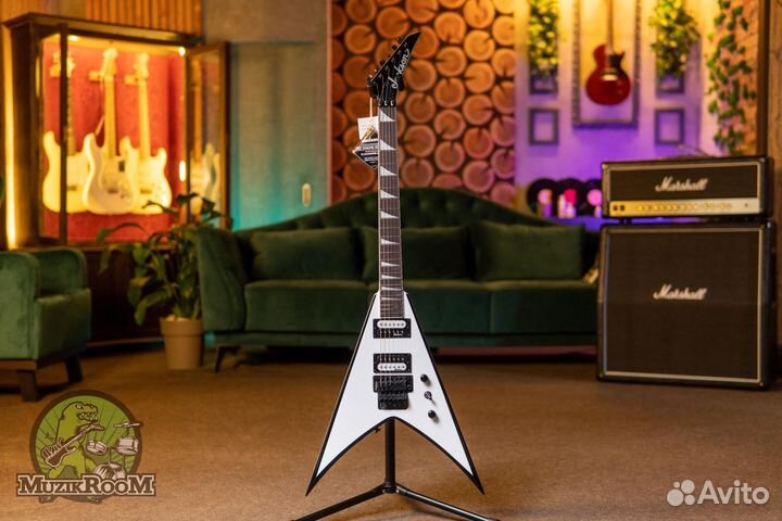 Jackson JS32 King V White Black Bevels