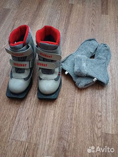 Ботинки лыжные