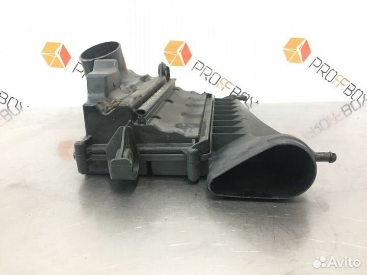 Корпус воздушного фильтра Mercedes E-Class W211