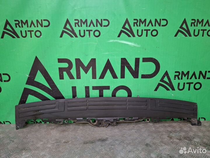 Накладка бампера верхняя задняя Toyota Land