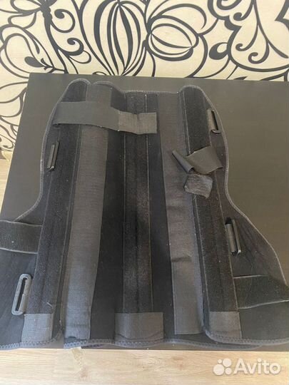 Тутор на коленный сустав