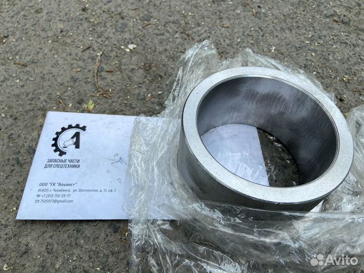 Втулка 25.03.00.005 вала ведущего колеса дэк-251