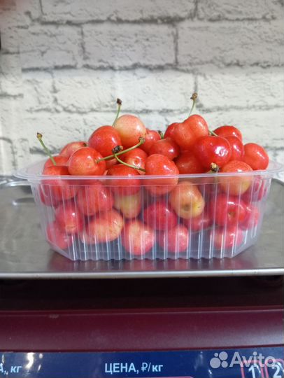 Черешня ягода