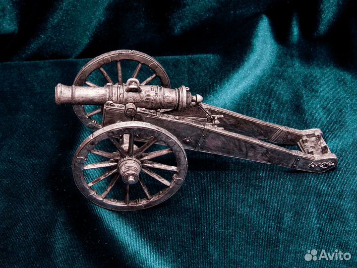 Оловянный солдатики 