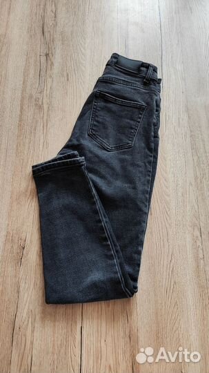 Джинсы женские