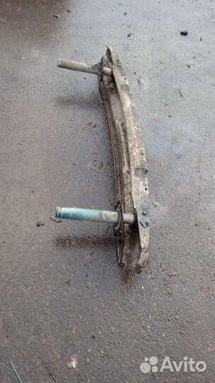 Усилитель заднего бампера BMW 5 серия