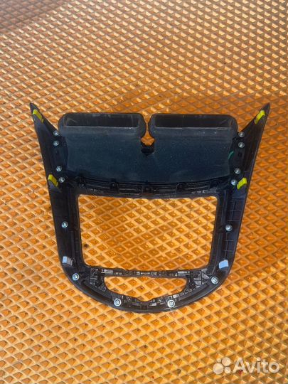 Рамка магнитолы Hyundai Solaris