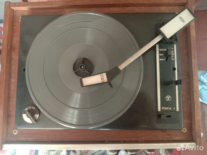 Проигрыватель винила СССР