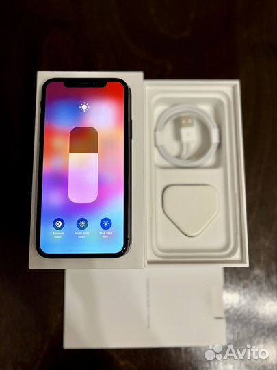 iPhone Xs, 64 ГБ